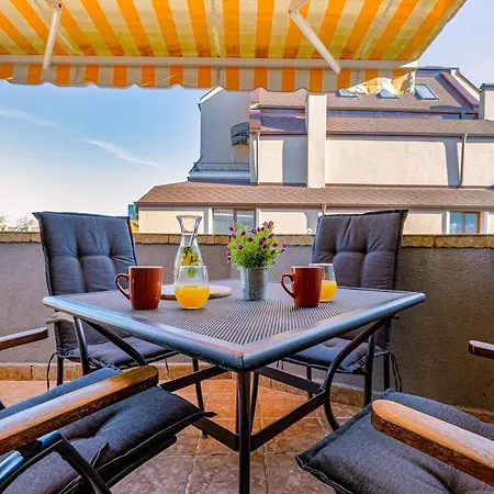 Castle 3br In Daire Filibe