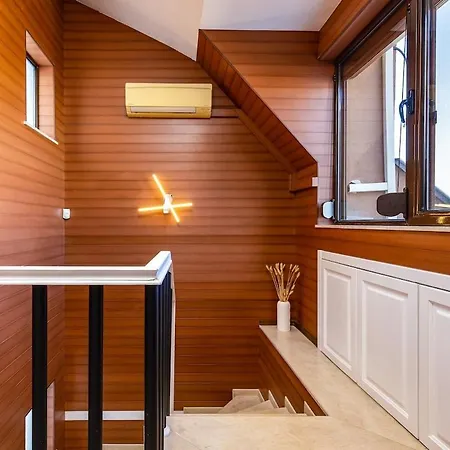 Castle 3br In *